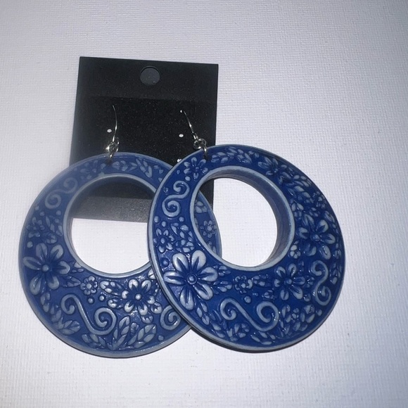 Blue Floral Patterned Round Drop Earrings Fashion Jewelry - Picture 3 of 4